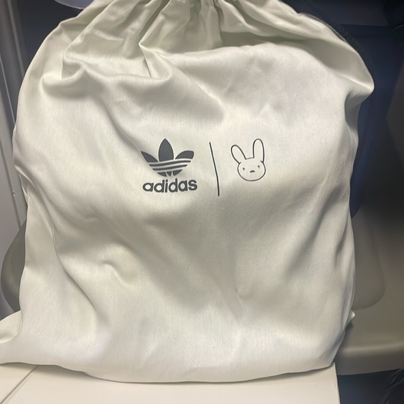 Bad Bunny Adidas - Picture 5 of 7